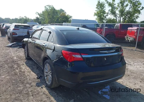 2011 Chrysler 200 Limited z USA, uszkodzony, nr VIN 1C3BC2FG7BN599733